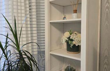 Contemporary 2-bedroom apartment with free gated parking, 2 bathrooms - for families, contractors, travellers for business and leisure - Photo 11