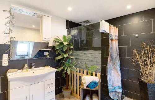 Wildwest Lounge - Photo 3