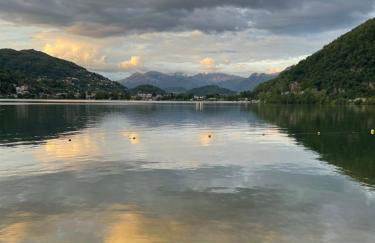 Reflections At The Lake - Foto 28