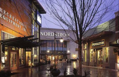 Brier 5BR Retreat w Pool Table Deck Central AC - Foto 52