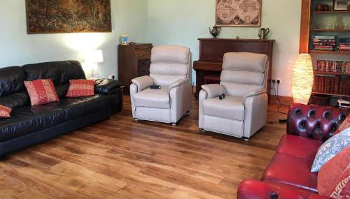 The Moat House - Photo 3