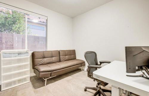 Desert Escape with Pool Oasis Near Golfing and Vegas! - Foto 18