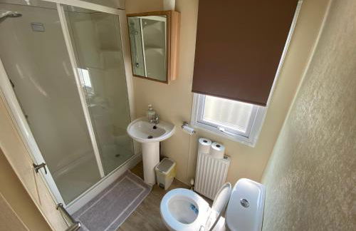 6 berth caravan hire close to Fantasy Island - Foto 8