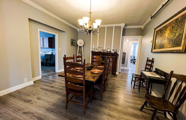 THE 1023 With Private Yard & Parking, Near Falls & Casino by Niagara Hospitality - Photo 39