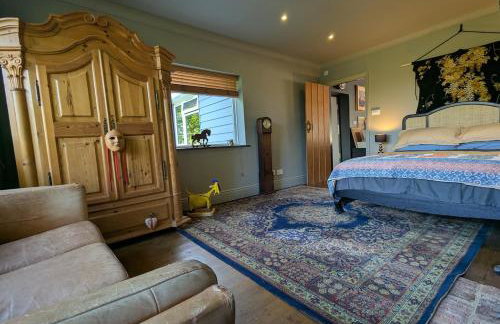 Artist's Hawkhurst Home with Heated Pool & Sauna - Foto 24