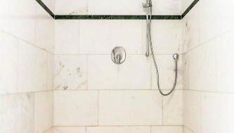 Dreamapartment La Vigna "Stone" Suite mit eigenem Indoorpool & Sauna & Grillhütte - Weil am Rhein - Foto 5, Shower