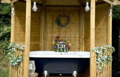 WildView Cosy Glamping with Outdoor Bath and stunning scenery - Foto 24