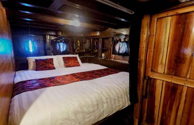 Komodo Pirate Boat - Phinisi Liveaboard - Foto 9