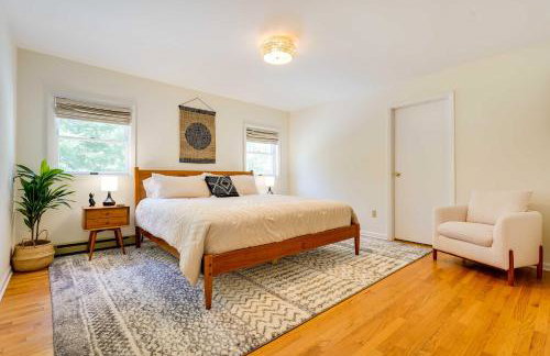 Lake George Oasis with 9 Acres, Hot Tub and Game Room! - Foto 18