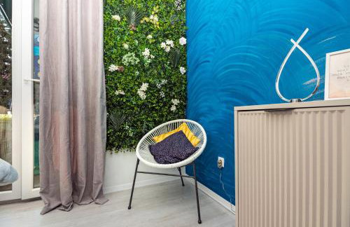 Spacious Apartment Center - Photo 16