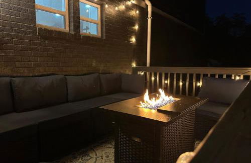 Luxury 4BR 4BA w In-law suite & Firepit Lounge - Foto 16