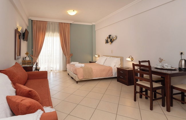 Finiki Plaza - Photo 33