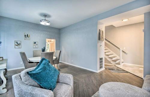 Bright Norfolk Home with Deck Less Than 3 Mi to Town! - Foto 5