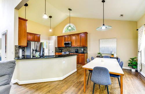 2 Mi to Lake Norman Home with Deck in Huntersville! - Foto 9