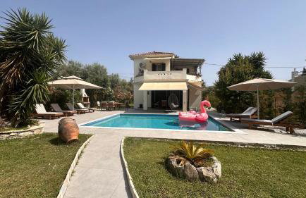 The White Villa - Photo 24