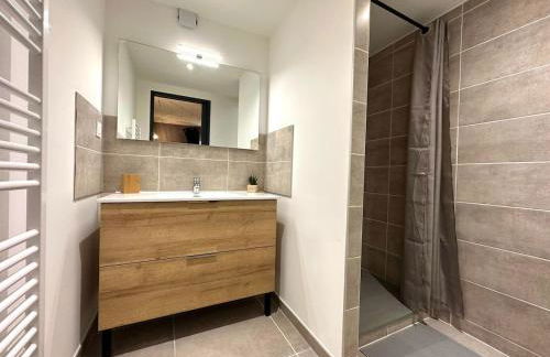 Nice App Private Parking, Garden, Furnished Terrace - Foto 9