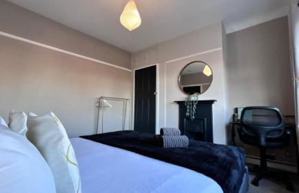 Fully Furnished New Malden 3BDR Home with Parking Washer Dryer and Garden near Kingston - Foto 7