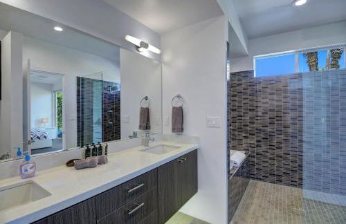 Oranj Door Modern - 4BR Pool, Hot Tub, Large Backyard - Foto 9