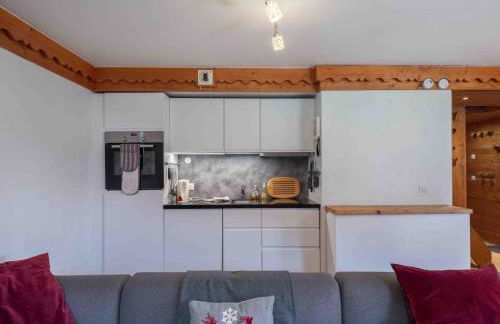 Appartement spacieux proche pistes avec piscine et parking - FR-1-566-71 - Foto 13