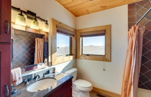 Free Spirit Ranch with Hot Tub and Mountain Views - Foto 23