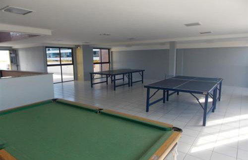 NA BEIRA MAR DE PAJUCARA- EDIF NEO- APARTAMENTO QUARTO E SALA- TEM VARANDA - VISTA LATERAL DO MAR- RUA JULIO PLECH FILHO 60 ESQUINA COM AVENIDA DOUTOR ANTONIO GOUVEIA - CONSUMO ELETRICO É PAGO No CKECK-OUT 1KWH É 1,35 REIAS - Foto 31