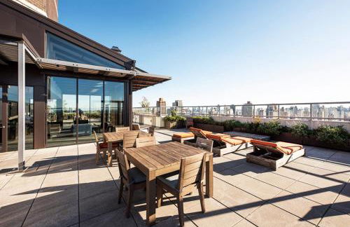 UES 1BR w Gym Rooftop Doorman nr The MET NYC-351 - Foto 15