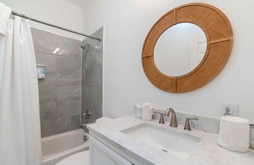 Luxe Beach Estate - 4 Bedrooms and 3 Bathrooms - Foto 15