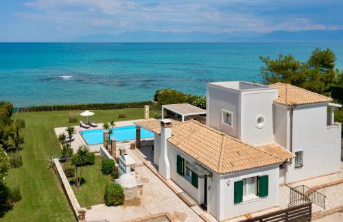 Beachfront Villa Victoras - With private beach - Foto 12