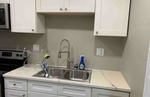 Apartment in Daytona Beach 1BR 1Bath Centrally Located - Photo 29