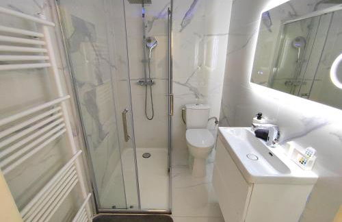 CinéLux - Appartement entier - Parking gratuit - Foto 4