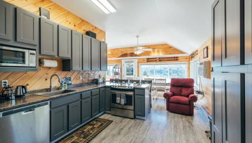 Lakefront Stunning Home, only 30 min to Sugarloaf! - Foto 2