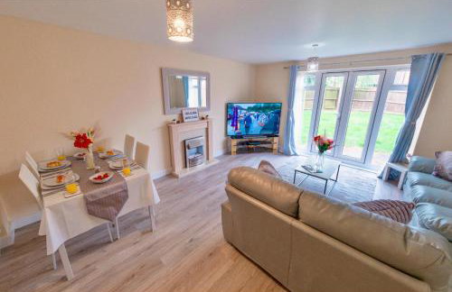 Cosy Home-Sleeps 5- Private Garden- Free Parking - Foto 1