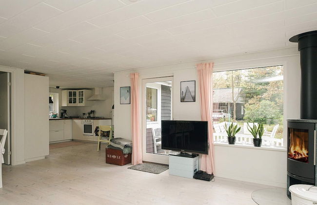 6 Person Holiday Home in Hojby - Photo 23