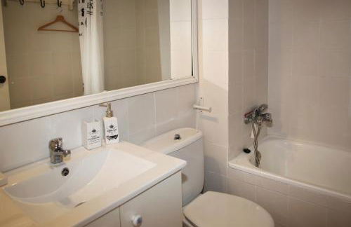 AT038 Vistas de la playa, primera línea con piscina - Foto 16