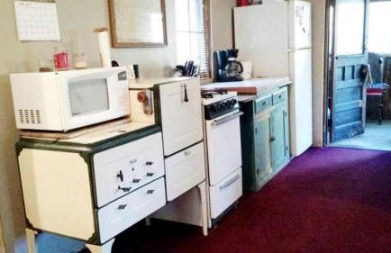 Secluded Rustic Cabin Rental Inside Manistee National Forest in Brethren, Michigan - Foto 11