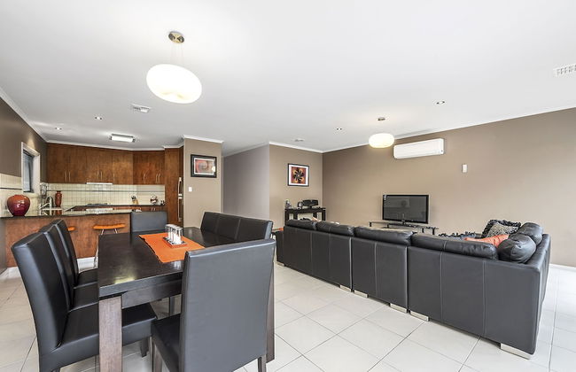 MG Delux Apartment - Photo 4