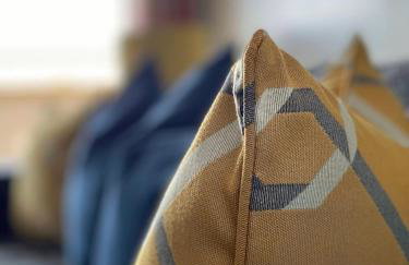 Bright, Spacious, modern Interior Decor 2 bedrooms Apartment with amazing views - Photo 30