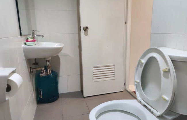 GOTOPHI at Renaissance 3000 BGC - Foto 14