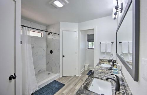 Luxe Lakehouse with Sunset Views on Lake Palestine! - Foto 19