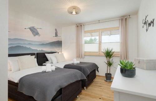 FENJOY Ferienapartments am Chiemsee - Balkon - BBQ - Foto 15