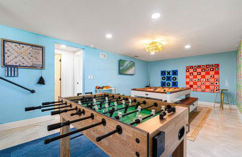 NEW-Heated Pool-Pickleball-Hot Tub-Movie Theater-Game Room-Playset-Basketball-10 Beds - Foto 44