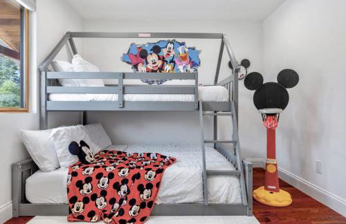 Modern Mountain View Getaway w Huge Outdoor Space - Foto 43