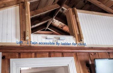 Cottage 7 - Stand Alone Queen Bed Child Loft w Twin Private Bath Kitchenette Pets Allowed Fee applies - Foto 10
