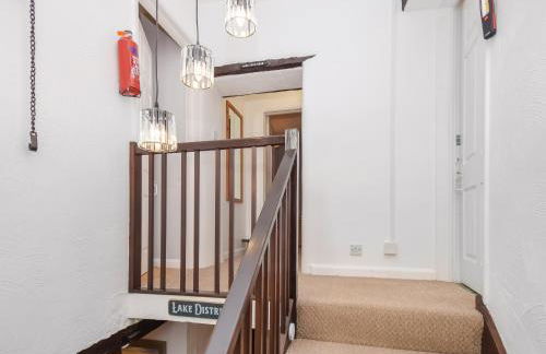 The Old Farm House - Photo 18