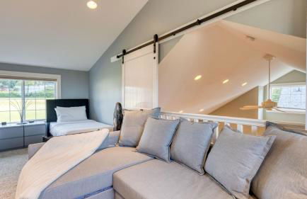 Sunny Backyard Fireplace Coastal Access in Peaceful Neighborhood Near Shopping - Photo 17