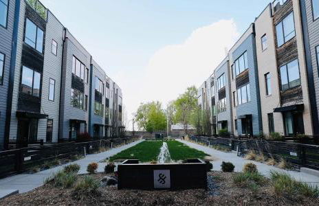 Modern Townhome Near Downtown walk to CWS! - Foto 11