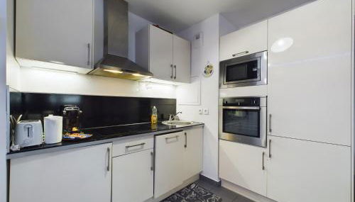 Roi de la Seine à Paris, stade, Gare parking et terrasse - Foto 3, stove