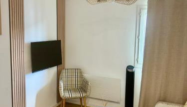 Studio EASY Check-in DISNEY 10 minutes Parking Wifi Welcome gift Starbucks coffee - Foto 3