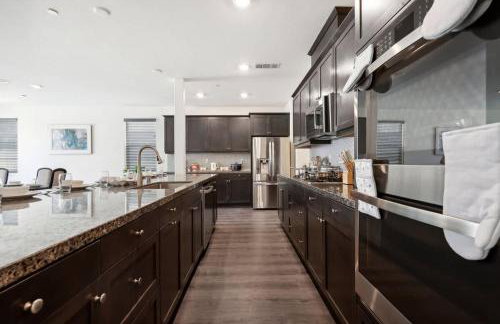 Entire Private Home with 5 Bedrooms 3 Bathrooms, 3000 sqft, Gated Yard, Garage, Nice View, Available Now - Foto 19