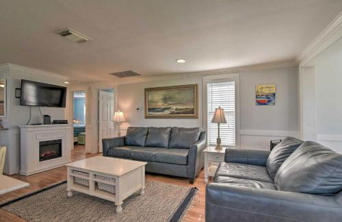 Steps to Beach! Surf Cottage in Galveston - Photo 8